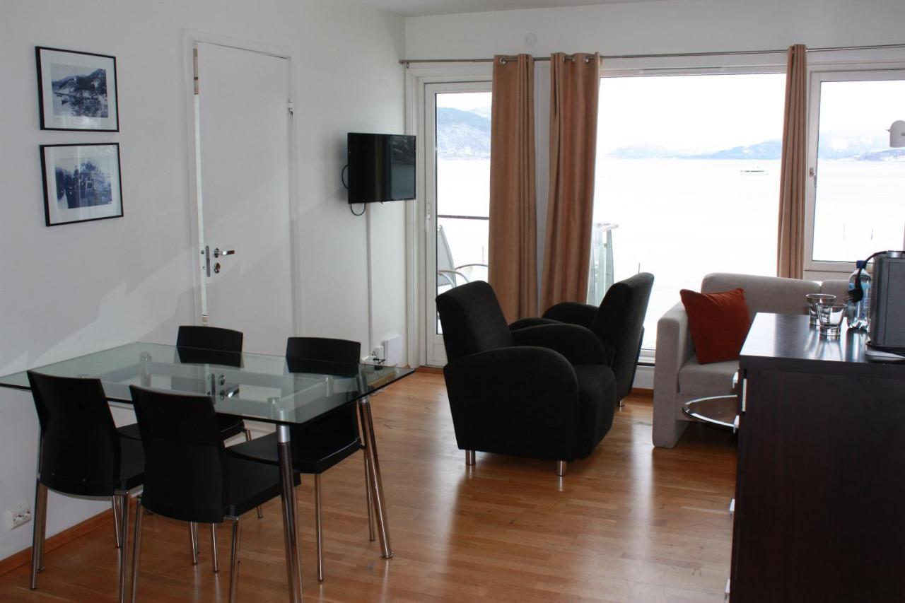 Smaken Av Ryfylke Event As Overnatting, Bygningen Drives Ikke Som Hotell Hjelmeland Eksteriør billede