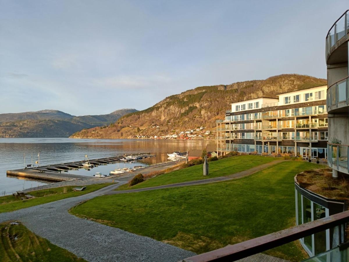 Smaken Av Ryfylke Event As Overnatting, Bygningen Drives Ikke Som Hotell Hjelmeland Eksteriør billede