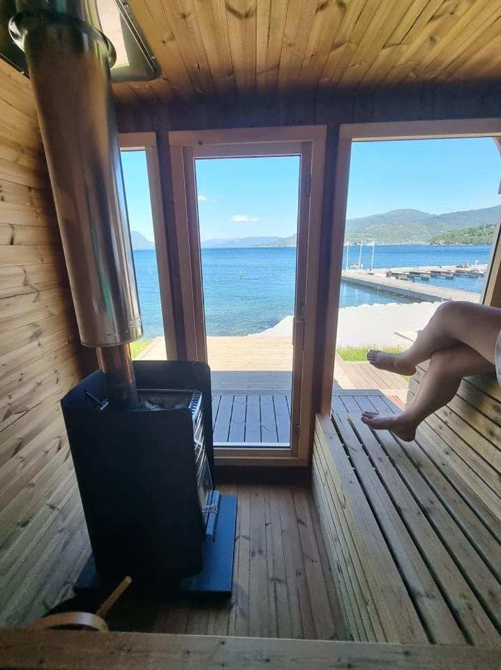 Smaken Av Ryfylke Event As Overnatting, Bygningen Drives Ikke Som Hotell Hjelmeland Eksteriør billede